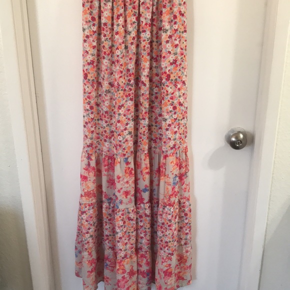 ELLE Floral Chiffon Tiered Maxi dress - Picture 2 of 6